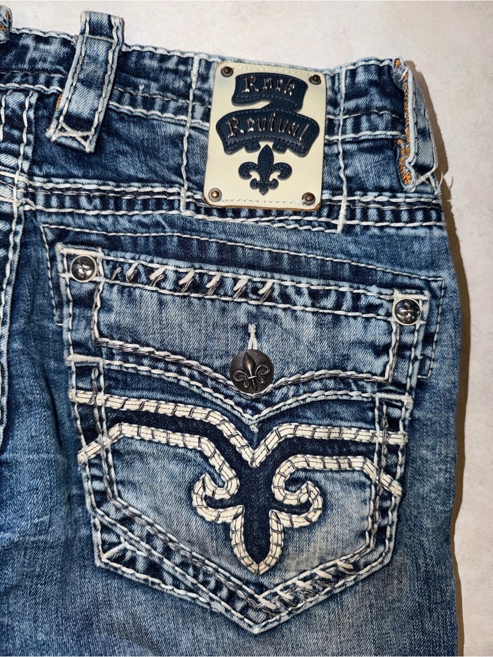 Rock Revival Men’s Jeans Orlando 32x33 Slim Straight Leg Blue Wash White Stitch